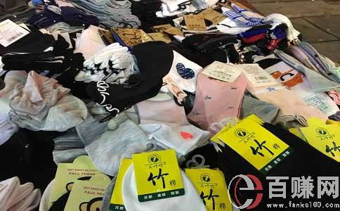 現在擺地攤賣什么最賺錢而且很受歡迎?離不開衣食住行! 第2張
